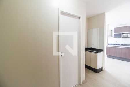 Corredor de apartamento para alugar com 3 quartos, 98m² em Centro, Carapicuíba