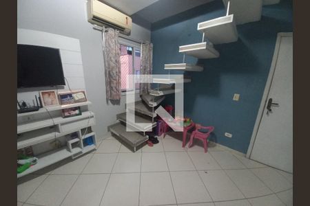 Sala de apartamento para alugar com 2 quartos, 0m² em Vila Jockei Clube, São Vicente