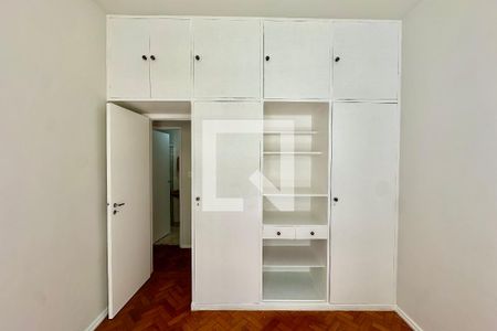 Quarto 01 de apartamento à venda com 2 quartos, 55m² em Catete, Rio de Janeiro