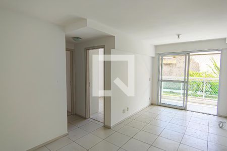 sala de apartamento para alugar com 2 quartos, 58m² em Pechincha, Rio de Janeiro