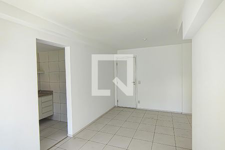 sala de apartamento para alugar com 2 quartos, 58m² em Pechincha, Rio de Janeiro