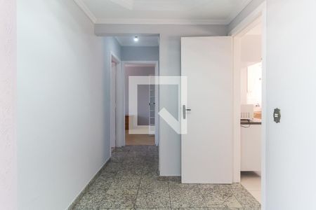 Corredor de apartamento para alugar com 2 quartos, 72m² em Vila Lavinia, Mogi das Cruzes