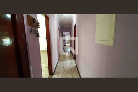 Corredor de casa para alugar com 4 quartos, 375m² em Quitaúna, Osasco
