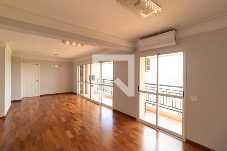 Sala de apartamento à venda com 3 quartos, 135m² em Vila Brandina, Campinas