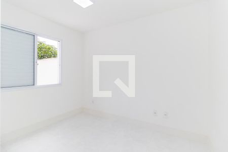 Quarto 1 de apartamento para alugar com 2 quartos, 90m² em Vila Carmosina, São Paulo