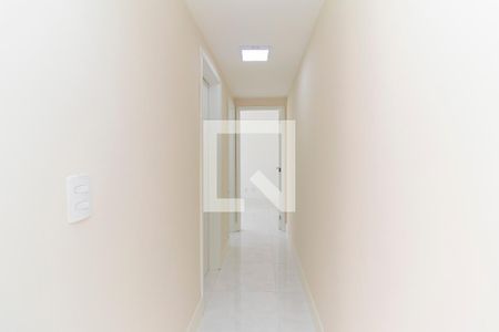 Corredor de apartamento para alugar com 2 quartos, 90m² em Vila Carmosina, São Paulo