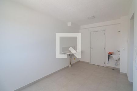 Sala/Cozinha de apartamento para alugar com 2 quartos, 32m² em Jardim Celeste, São Paulo