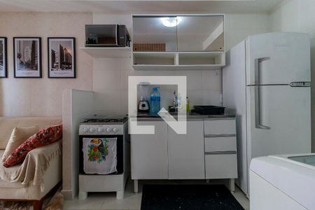 Cozinha de apartamento para alugar com 1 quarto, 27m² em Jardim Caravelas, São Paulo