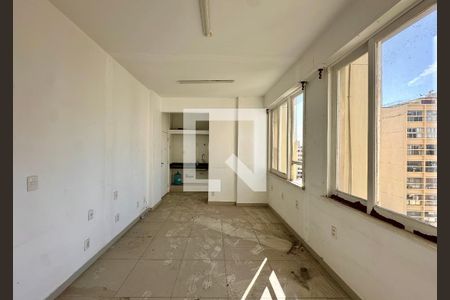 Sala/Quarto de kitnet/studio para alugar com 1 quarto, 30m² em Centro, Rio de Janeiro