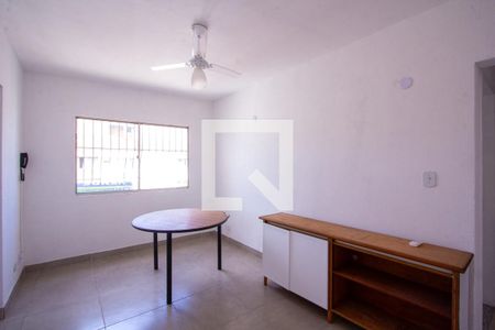 Sala de apartamento para alugar com 2 quartos, 83m² em Colubandê, São Gonçalo