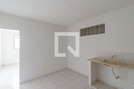 Cozinha e área de serviço de casa para alugar com 1 quarto, 33m² em Vila Silva Ribeiro, Carapicuíba