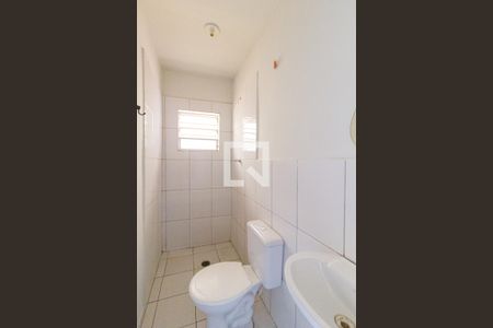 Banheiro de casa para alugar com 1 quarto, 30m² em Vila Silva Ribeiro, Carapicuíba