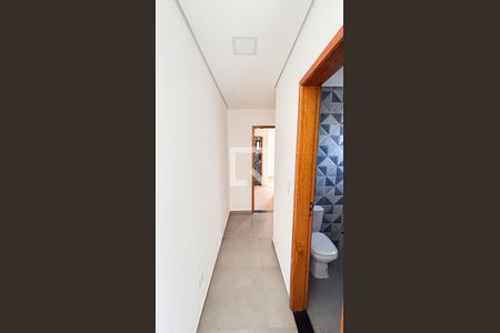 Corredor de apartamento para alugar com 2 quartos, 58m² em Vila Eldizia, Santo André