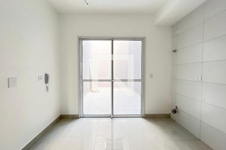 Sala/Cozinha de apartamento para alugar com 1 quarto, 55m² em Vila Mangalot, São Paulo