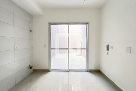 Sala/Cozinha de apartamento para alugar com 1 quarto, 39m² em Vila Mangalot, São Paulo