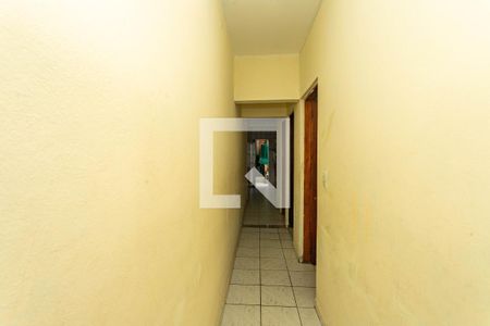 Corredor de casa para alugar com 3 quartos, 270m² em Piraporinha, Diadema