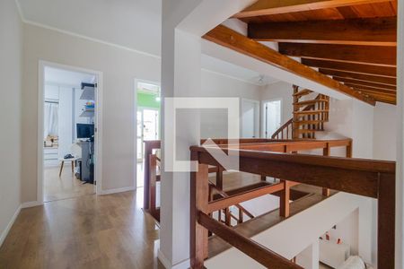 Corredor de casa para alugar com 4 quartos, 350m² em Espírito Santo, Porto Alegre