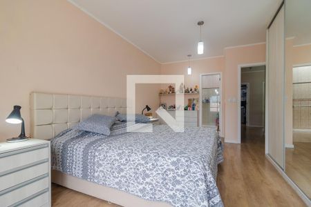 Quarto 1 de casa para alugar com 4 quartos, 350m² em Espírito Santo, Porto Alegre