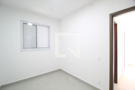 Quarto 1 de apartamento para alugar com 2 quartos, 55m² em Jaraguá, Uberlândia