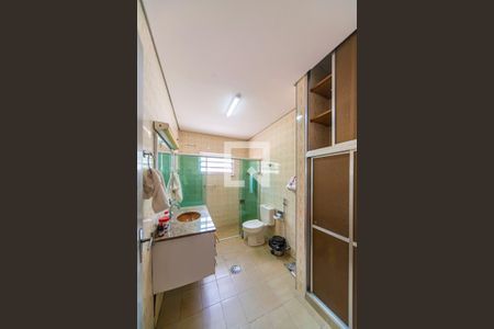 Banheiro de casa à venda com 3 quartos, 300m² em Jardim Ocara, Santo André