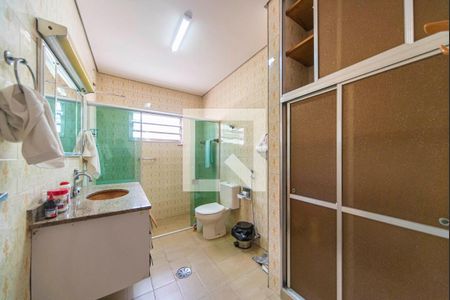 Banheiro  de casa à venda com 3 quartos, 300m² em Jardim Ocara, Santo André