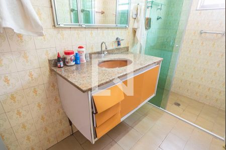 Banheiro  de casa à venda com 3 quartos, 300m² em Jardim Ocara, Santo André