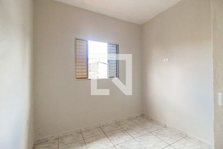 Quarto 2 de casa para alugar com 2 quartos, 42m² em Jardim Cibele, São Paulo