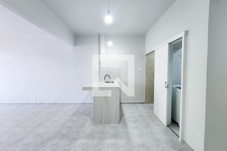 Quarto de kitnet/studio para alugar com 1 quarto, 48m² em Centro, Rio de Janeiro