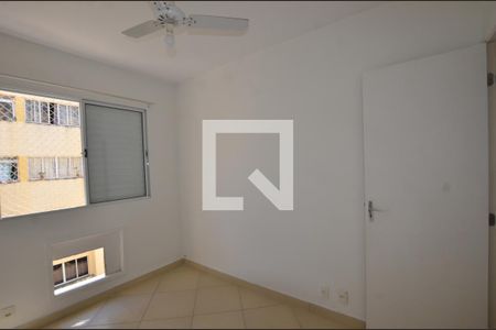 Quarto 1 de apartamento para alugar com 2 quartos, 48m² em Inhoaíba, Rio de Janeiro