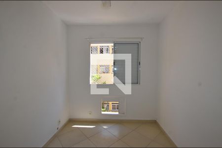 Quarto 1 de apartamento para alugar com 2 quartos, 48m² em Inhoaíba, Rio de Janeiro