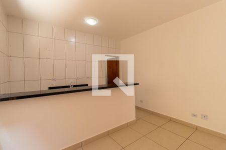 Sala/Cozinha de casa para alugar com 2 quartos, 60m² em Jardim Barbacena, Cotia