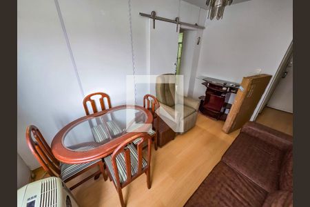 Sala de apartamento para alugar com 3 quartos, 75m² em Todos Os Santos, Rio de Janeiro