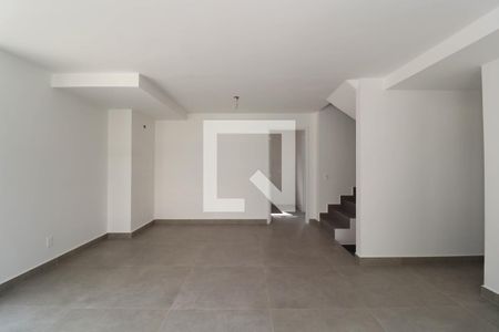 Sala de casa de condomínio à venda com 3 quartos, 276m² em Vila Madalena, São Paulo