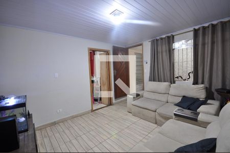 Sala de casa para alugar com 4 quartos, 180m² em Parque Edu Chaves, São Paulo