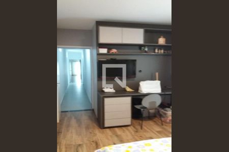 Casa à venda com 3 quartos, 210m² em Jardim das Laranjeiras, São Paulo