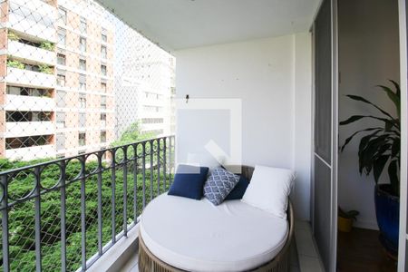 Varanda de apartamento à venda com 3 quartos, 104m² em Itaim Bibi, São Paulo