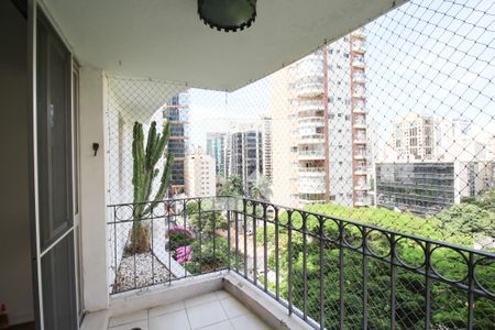 Varanda de apartamento à venda com 3 quartos, 104m² em Itaim Bibi, São Paulo