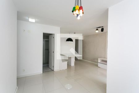 Sala de apartamento para alugar com 2 quartos, 73m² em Vila Sonia do Taboao, Taboão da Serra