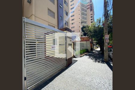 Apartamento para alugar com 3 quartos, 133m² em Setor Bueno, Goiânia