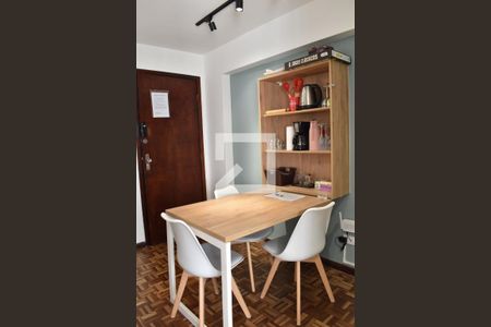 Sala/Cozinha de apartamento para alugar com 1 quarto, 21m² em Centro, Curitiba