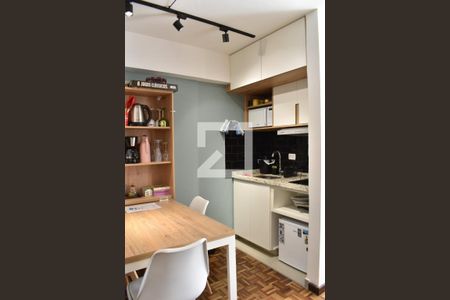 Sala/Cozinha de apartamento para alugar com 1 quarto, 21m² em Centro, Curitiba