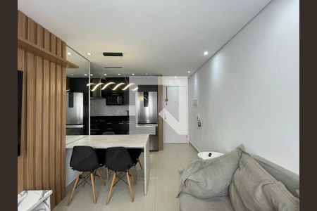 Sala e Cozinha  de apartamento para alugar com 2 quartos, 49m² em Jardim Helena, São Paulo