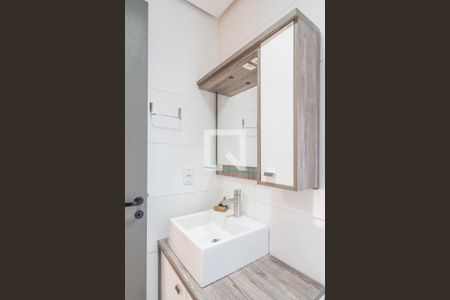 Banheiro de apartamento para alugar com 1 quarto, 44m² em Santana, Porto Alegre