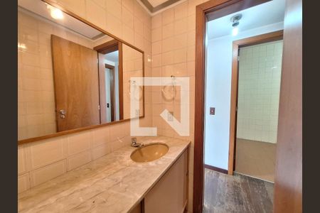 Lavabo de apartamento à venda com 3 quartos, 121m² em Cosme Velho, Rio de Janeiro