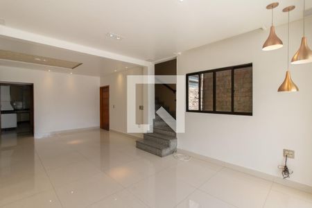 Sala de casa à venda com 3 quartos, 250m² em Vila Paulista, Guarulhos