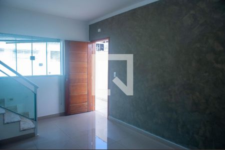 Sala de casa para alugar com 2 quartos, 147m² em Vila Bruno, Itaquaquecetuba