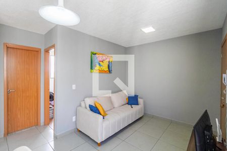 Sala  de apartamento para alugar com 2 quartos, 45m² em Chácara Cotia, Contagem