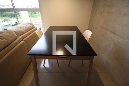 Sala de apartamento para alugar com 2 quartos, 54m² em Jardim Inconfidência, Uberlândia