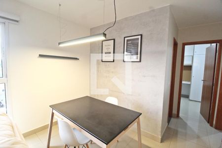 Sala de apartamento para alugar com 2 quartos, 54m² em Jardim Inconfidência, Uberlândia