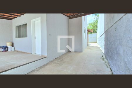 Garagem  de casa à venda com 2 quartos, 84m² em Lundcéia, Lagoa Santa